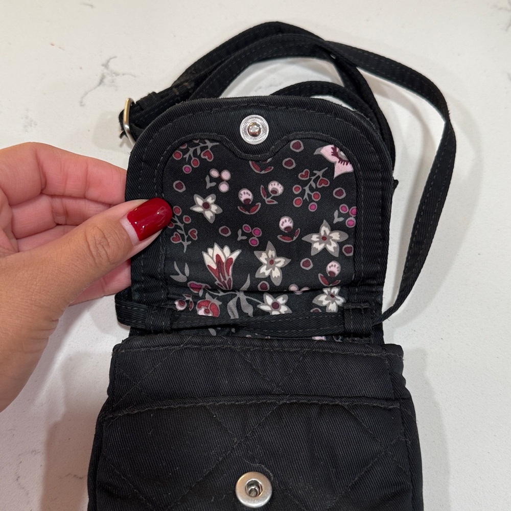 Vera Bradley wallet/phone case with strap - Picture 3 of 11